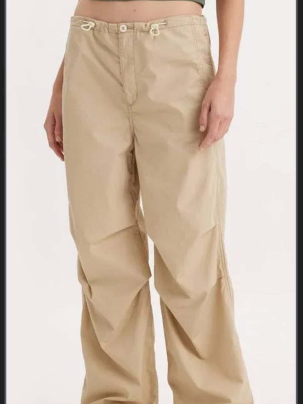 Levi’s Light Tan Parachute Pants Elastic Size M